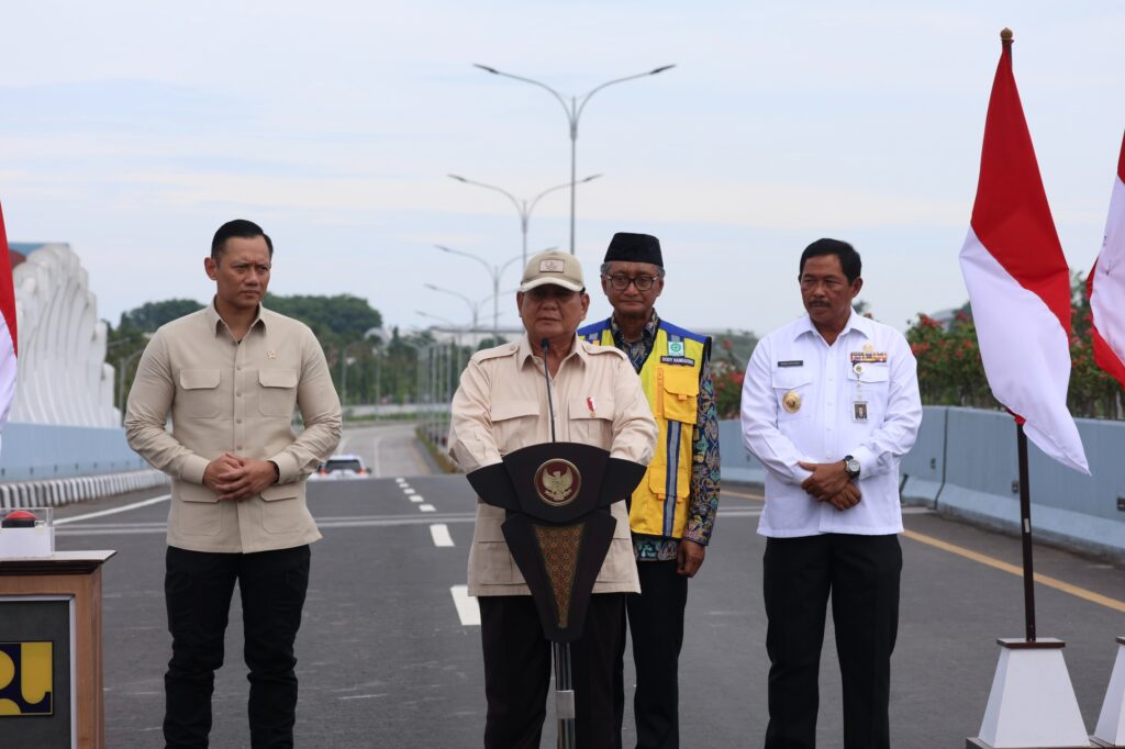 PRESIDEN PRABOWO PERESMIAN JEMBATAN