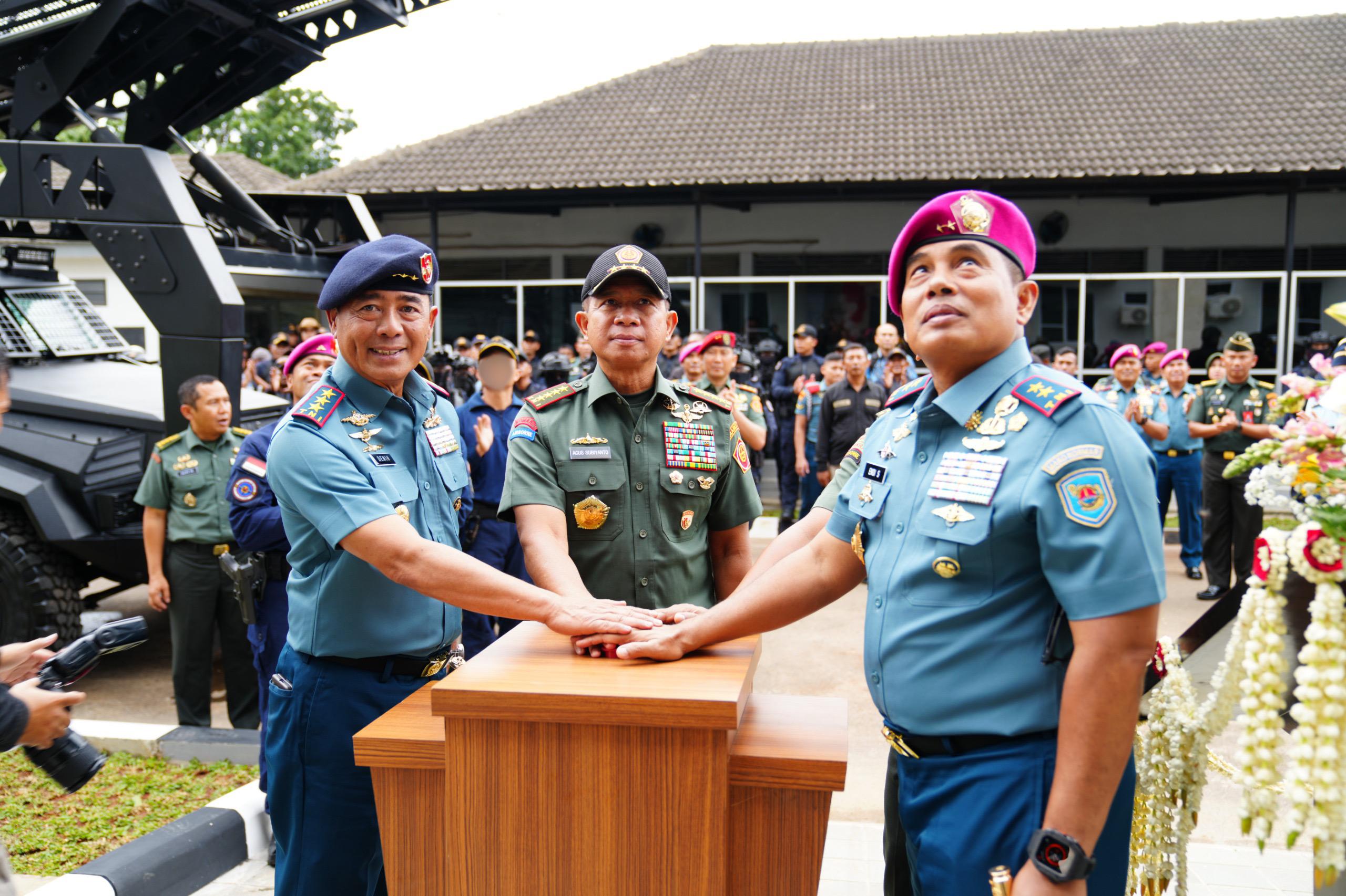 Panglima TNI Resmikan Gedung Trisula Denjaka dan Serahkan Ransus Mobile Dual Ramp System